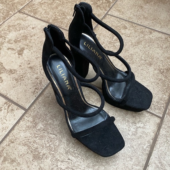 Strappy black heels - Picture 3 of 3